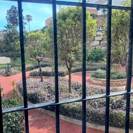 Apartment Monte Duquesa Large 2 Bed Ground Floor, Close To Port And With Communal Pool *