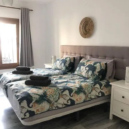 Apartment Monte Duquesa Large 2 Bed Ground Floor, Close To Port And With Communal Pool