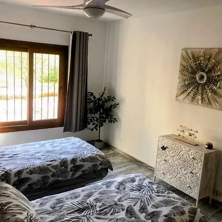 Monte Duquesa Large 2 Bed Ground Floor, Close To Port And With Communal Pool Apartment Manilva