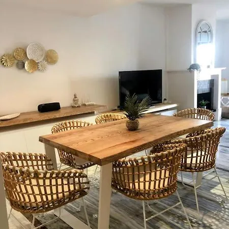 Apartment Monte Duquesa Large 2 Bed Ground Floor, Close To Port And With Communal Pool *