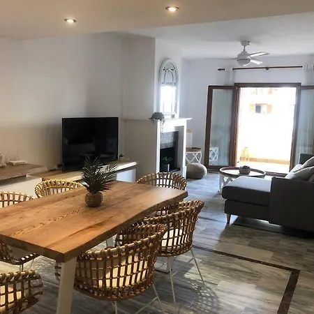 Apartment Monte Duquesa Large 2 Bed Ground Floor, Close To Port And With Communal Pool *